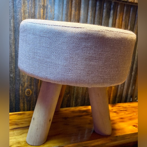 FOOT STOOL - Picture 4 of 5